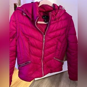 Nice Puffer and easily convert to a vest